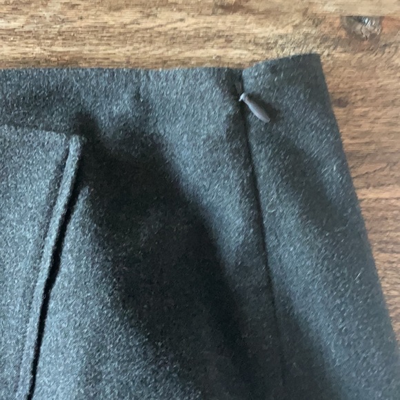 Babaton grey pencil skirt with slit euc 6 - Picture 4 of 7